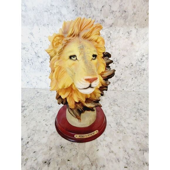 Classic Wildlife Collection Vtg Lion Figurine Heavy Statue 8.5" Tall Animal - Picture 2 of 8